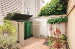 Keter Store It Out Max Mülltonnenbox Mit Gasdruckfeder, Wetterfest, Abschließbar, Beige, 1.200 L, 145,5 X 82 X 125cm -Angebote Moos Traum Store 00013cd1f39c42036ad0adf14d9a95e7