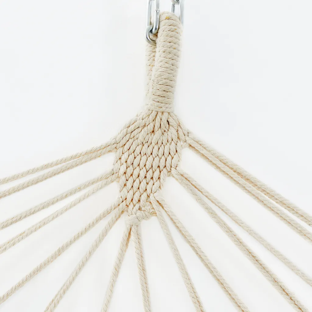 SONGMICS Hängematte, 210 X 150 Cm, Mit 2 Kissen, Bis Zu 300 Kg Belastbar, Mit 2 Holzstangen, Outdoor, Grau GDC022G01 9 SONGMICS Hängematte, 210 X 150 Cm, Mit 2 Kissen, Bis Zu 300 Kg Belastbar, Mit 2 Holzstangen, Outdoor, Grau GDC022G01 – Bild 9